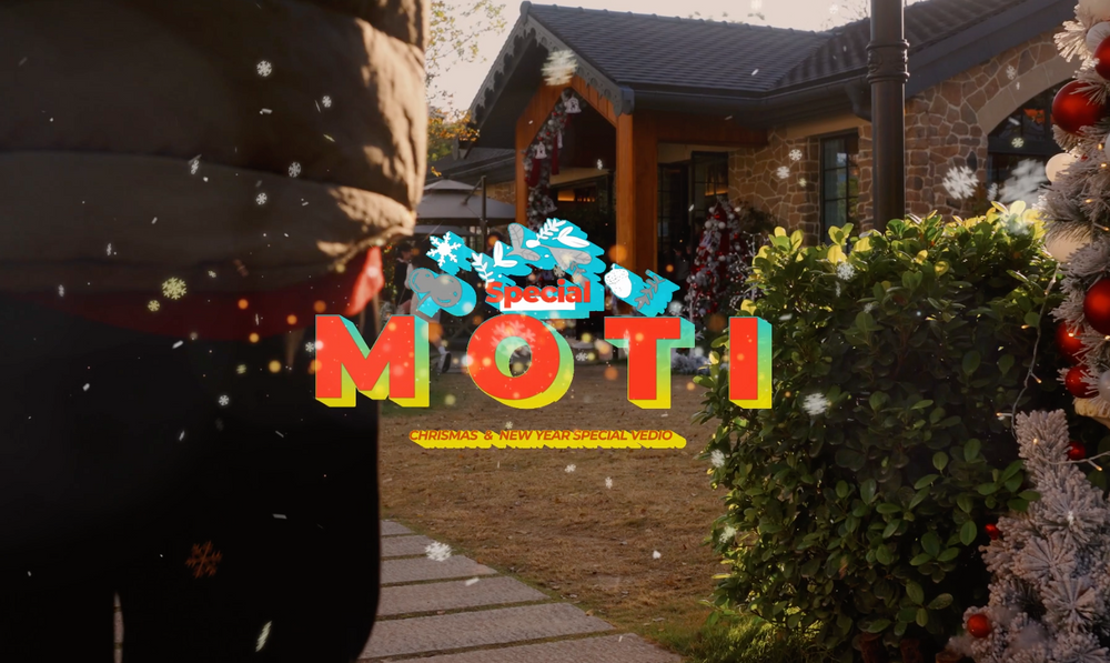Merry Christmas 2022 with Moti!